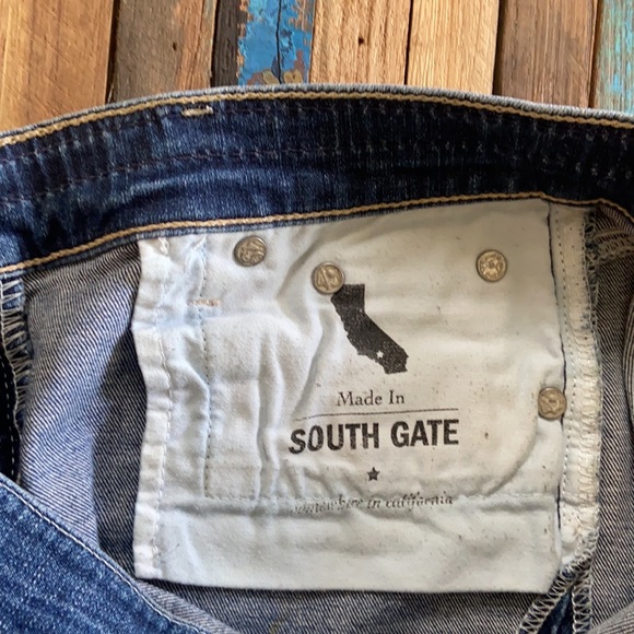 AG Jeans Daisy Low Rise Short Sz 27 - Picture 8 of 10